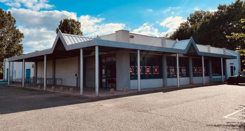 Laverie professionnelle partenaire de la conciergerie La Clé des Champs en Lot-et-Garonne.